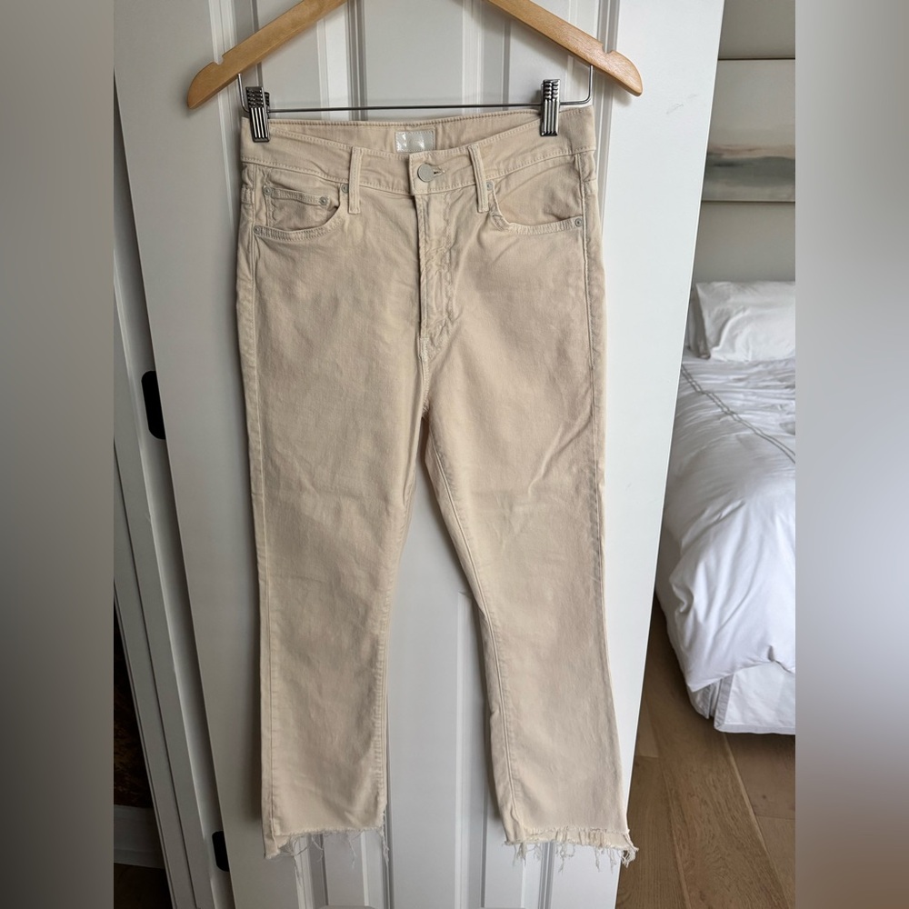 MOTHER Insider Crop Step Frey  Jeans in color “Chalk it up”